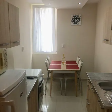 Home Apartment *