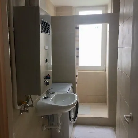 Apartment Home *